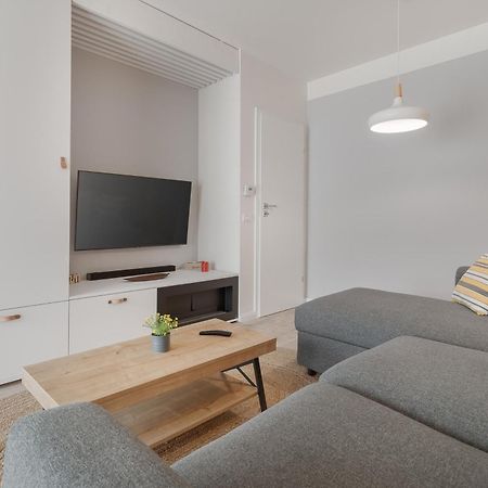 Narnia Apartment Орадеа Екстериор снимка